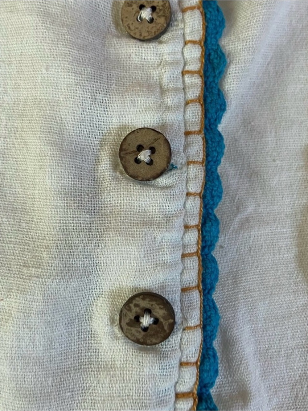 Urban Outfitters cream floral embroidered button up crop top shirt - Picture 4 of 6